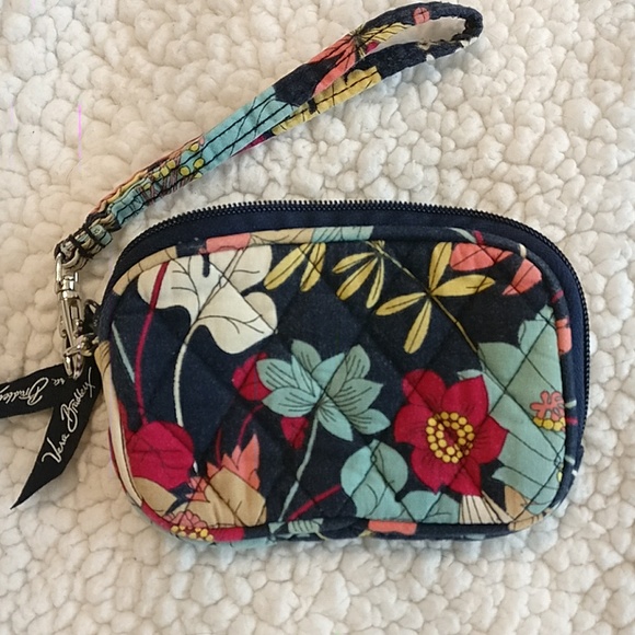 Vera Bradley Handbags - Vera Bradley tech case in Happy Snail (retired)